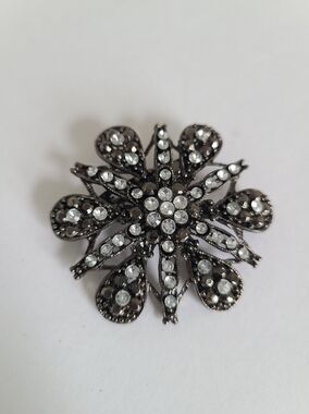 Vintage Dark Metal Rhinestone Flower Floral Brooch Pin
